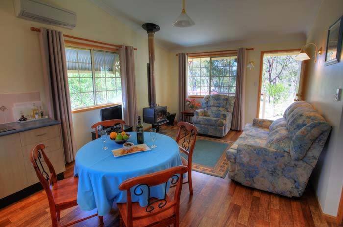 Accommodation Creek Cottages & Sundown View Suites Ballandean Zewnętrze zdjęcie
